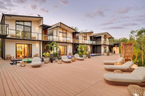 Playa Flamingo Apartment | The Bungalows #9 - Boutique Hotel in Flamingo Beach - Ground Level Studio