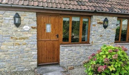 Wookey House | The Burcott Inn Cottages