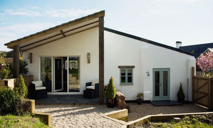 Ottery St Mary Cottage | The Burrow, contemporary, detached farm cottage, rural setting - 4m to beach.