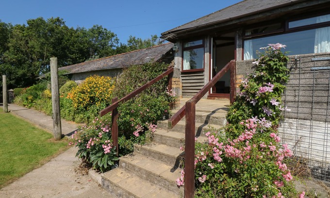 Littleham Cottage | THE BUSHEL, pet friendly, with a garden in Bideford