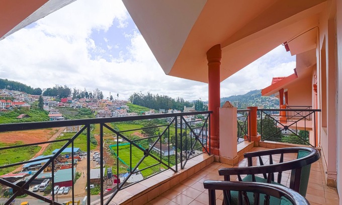 Thalayathimund Hotel | The Byke Sunshine Grand