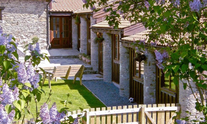 Barnstaple House | The Byre