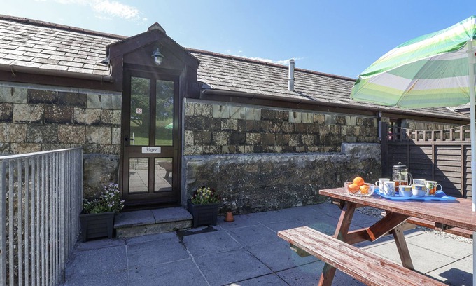 Commonmoor House | THE BYRE, pet friendly, character holiday cottage in St Cleer