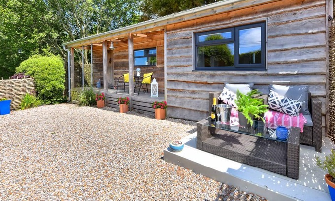 Garn Fadryn Ski Chalet | The Cabin at Bragdy in the beautiful Pwllheli