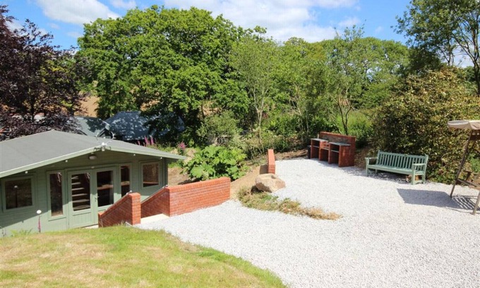 Helford Passage Cottage | The Cabin at Little Bosveal, near the Helford River.lovely location