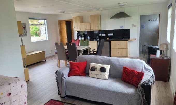 Londonderry Apartment | The Cabin Getaway