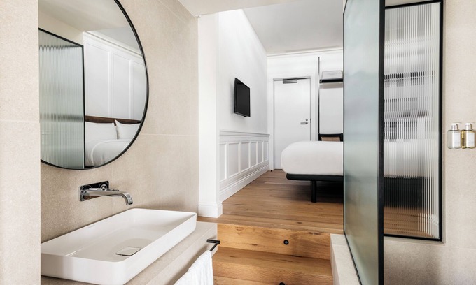 Bayswater Hotel | The Caesar Hotel