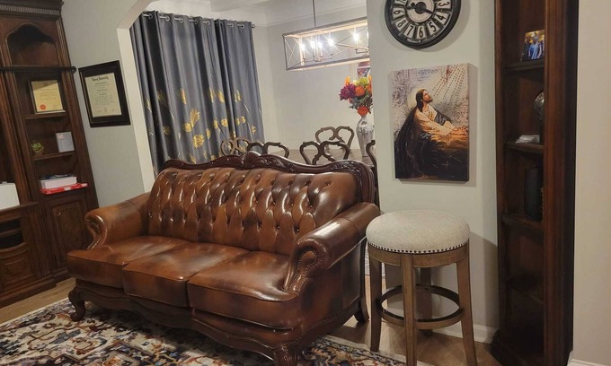 Greer House | The Cameo’s Joy by Amaris Corporate Rentals