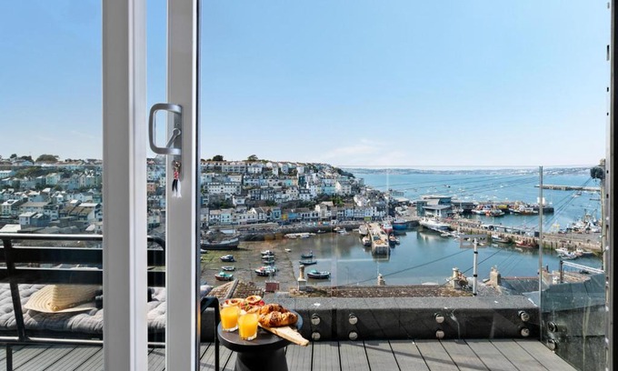Brixham House | The Captain's Cottage, Brixham