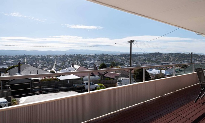West Launceston House | The Captain: Views Over the City & Parking