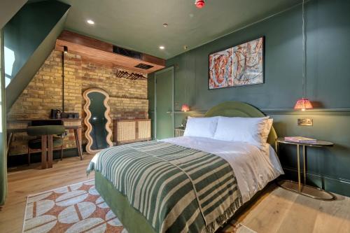Maida Vale Hotel | The Carlton Tavern Hotel