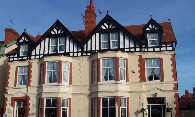 Llandudno Bed & Breakfast | The Carmen Guesthouse