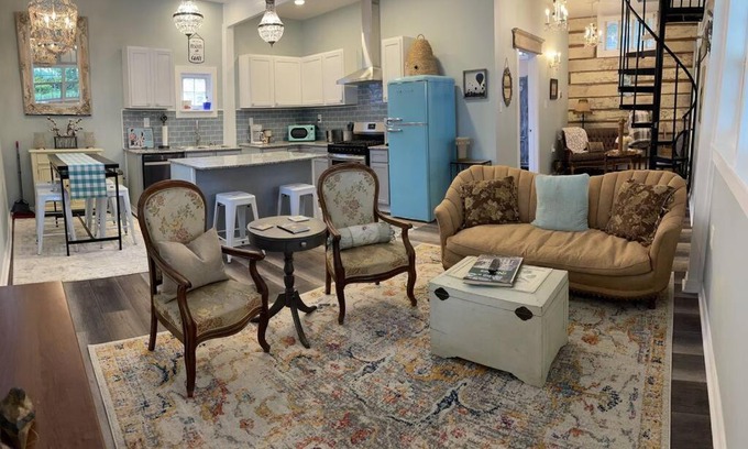 Natchez House | The Carriage House at Mose Beer