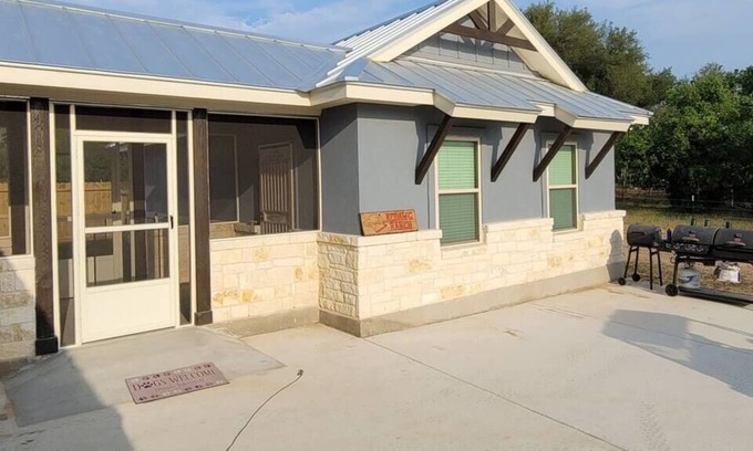 Sutherland Springs Apartment | The casita @ Redawg Ranch