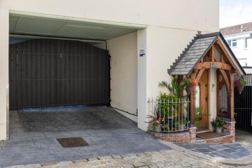 Barbican Apartment | The Catacombs-Barbican - Parking - 5 Guests