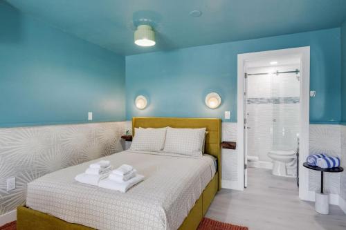 Sanibel Apartment | The Catalina - Upgraded Suite at Palmview Inn of Sanibel with Bikes