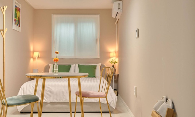 Seochon House | The center of Seoul! Family accommodation used by only one team