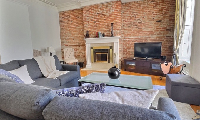 Vieux-Quebec-Cap-Blanc-colline Parlementaire Apartment | The Central Apartment in the Heart of Old Quebec