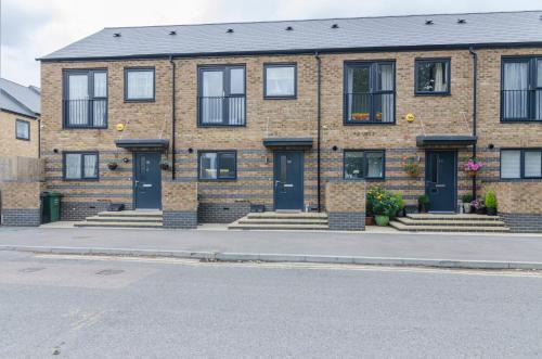 Dartford House | The Central Lodge