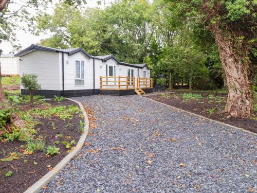 Chwilog House | The Chalet at Tyn Lon