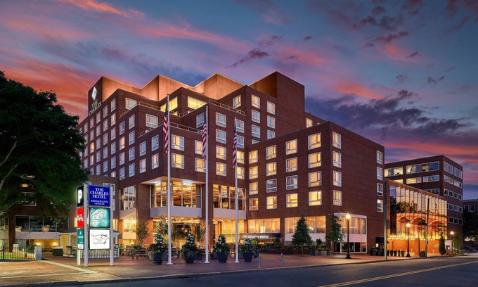 West Cambridge Hotel | The Charles Hotel