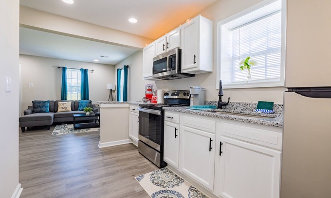 Columbia Cottage | The Charming Cola Cottage | Minutes to Downtown, UofSC, and Fort Jackson
