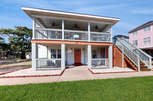 Garden City House | The Cheeky Crab - Whole House