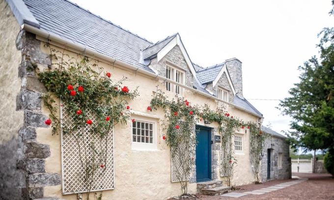 Saint Athan Apartment | The Cheese House, Gileston Manor