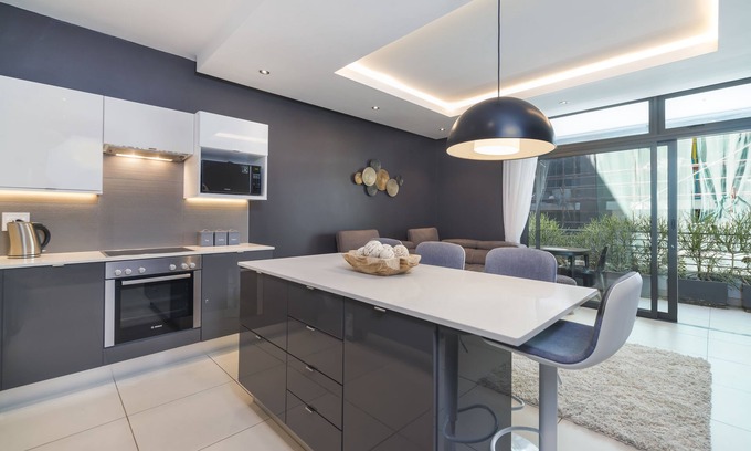 Green Point Apartment | The Chelsea 105 - Adults Only