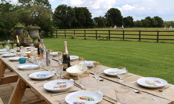 Waltham House | The Chestnuts by Bloom Stays - sleeps 21 guests in 7 bedrooms