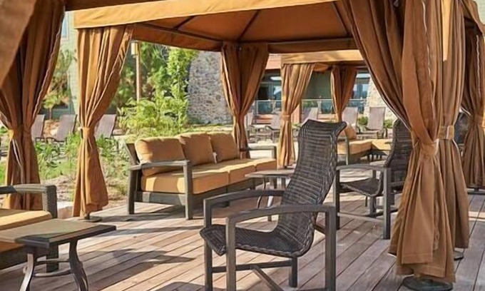 Ridgedale Resort | The Cliffs | Lux Resort | Concierge | Pool