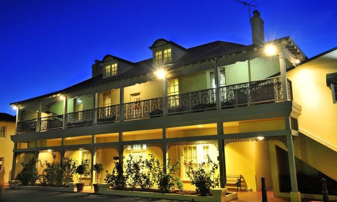 Bunbury Hotel | The Clifton & Grittleton Lodge