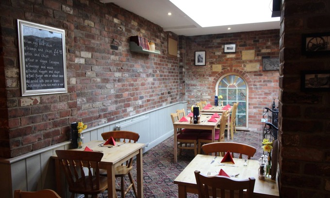 Stroud Hotel | The Clothiers Arms