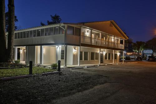 Murrells Inlet House | The Clubhouse Murrells Inlet