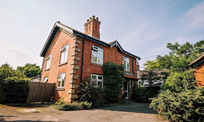 Kirkby on Bain House | The Coach House/Pass The Keys