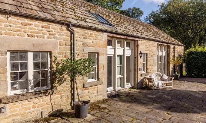 Stoney Middleton House | The Coach House Holiday Home