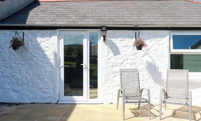 Carnbrea Cottage | THE COACH HOUSE, pet friendly, character holiday cottage in Redruth