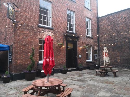 Chester Hotel | The Commercial Bar & Hotel