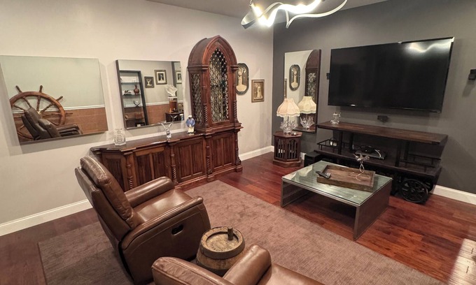 Old Northside House | The Conclave Experience - 2 bed, 1.5 Bath