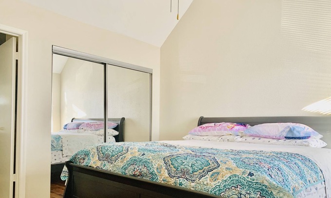 Greater Fondren Southwest Condo | The convenient clean modern Condo