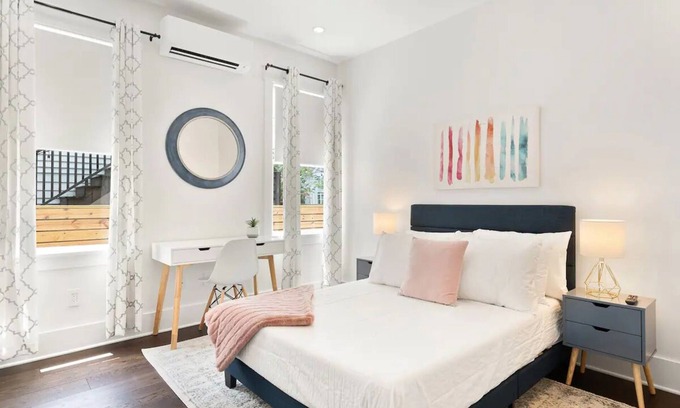 Westside Apartment | The Cooper Suite at 697 King