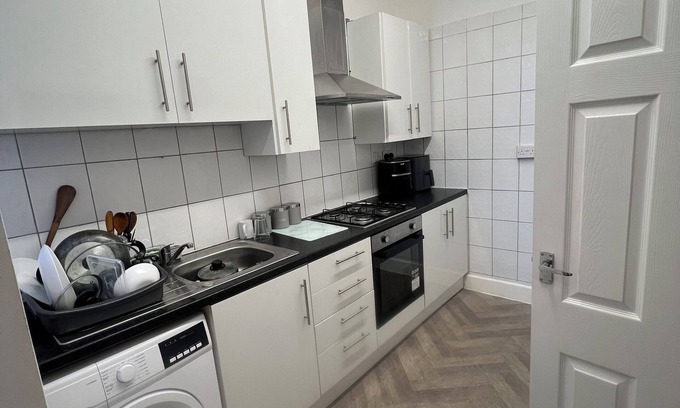 Southsea House | The Coral Guest House Fratton