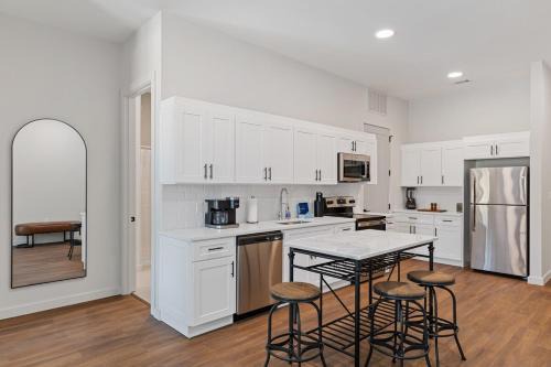 Fort Worth Apartment | The Corbin 1304 - The Brown