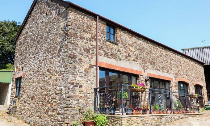 Westleigh Cottage | THE CORN TALLET, pet friendly, character holiday cottage in Bideford