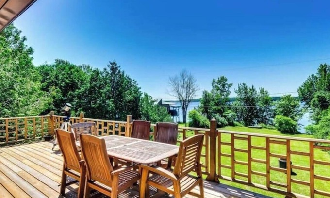 Pontiac Ski Chalet | The Cornu Farmhouse Waterfront