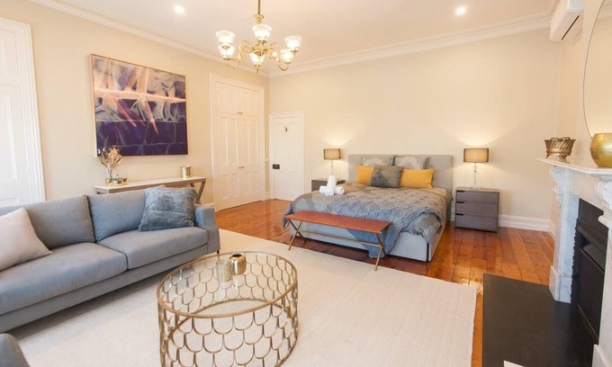 Deakin House | The Cortile - Hidden luxurious gem in the Port of Echuca -