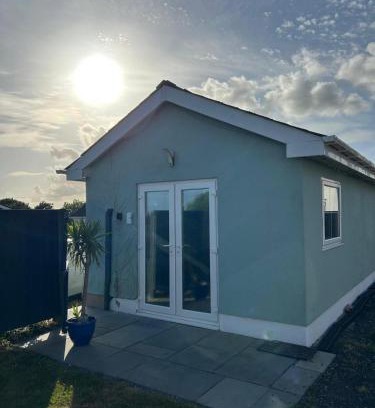 Tenby House | The Cosy Cabin