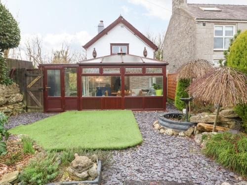 Marianglas House | The Cottage