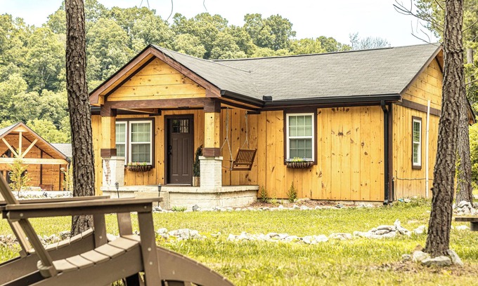 Joelton House | The Cottage @ Jones Farm Venue and Cabins