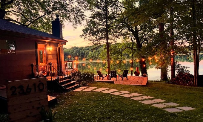 Cassopolis Cottage | The Cottage on Heiner Hill fosters peace & is that reset you're searching for.